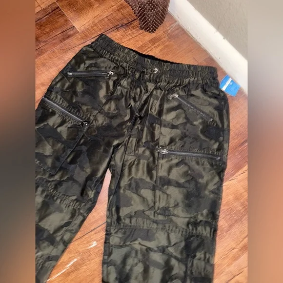 Blanc Noir Camouflage Joggers - Picture 2 of 4